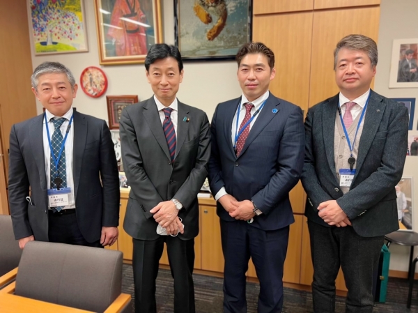 西村衆議院議員・宮本参議院議員へご訪問